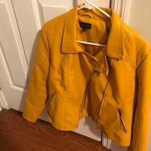 Jackets , hoodie , dresss , crop top